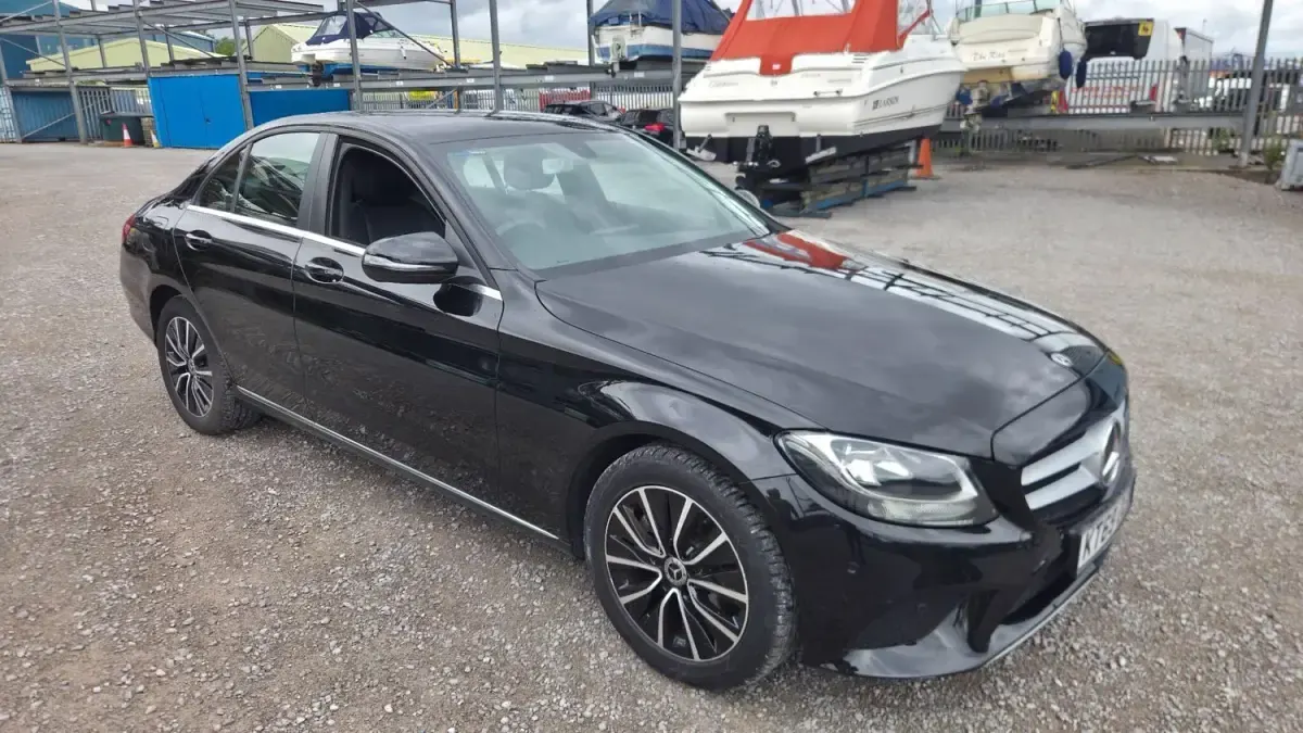 Używany Mercedes C200 SE 2019 Czarny Sedan/Limuzyna