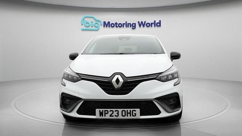 Used Renault Clio V RS Line 90 HP (66 kW) 2023 White Hatchback