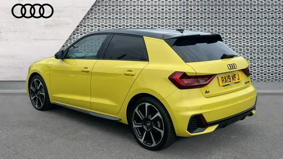 Używany Audi A1 S-Line 150 KM (110 kW) 2019 Żółty SUV