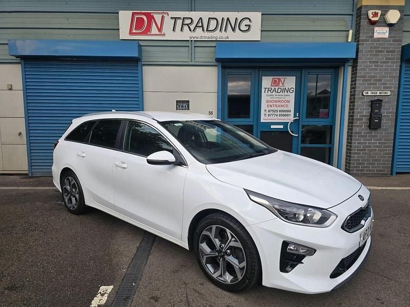 White Used 2021 Kia Ceed Sportswagon 3 Estate | £8,250 (Fair price) - Image 1/3