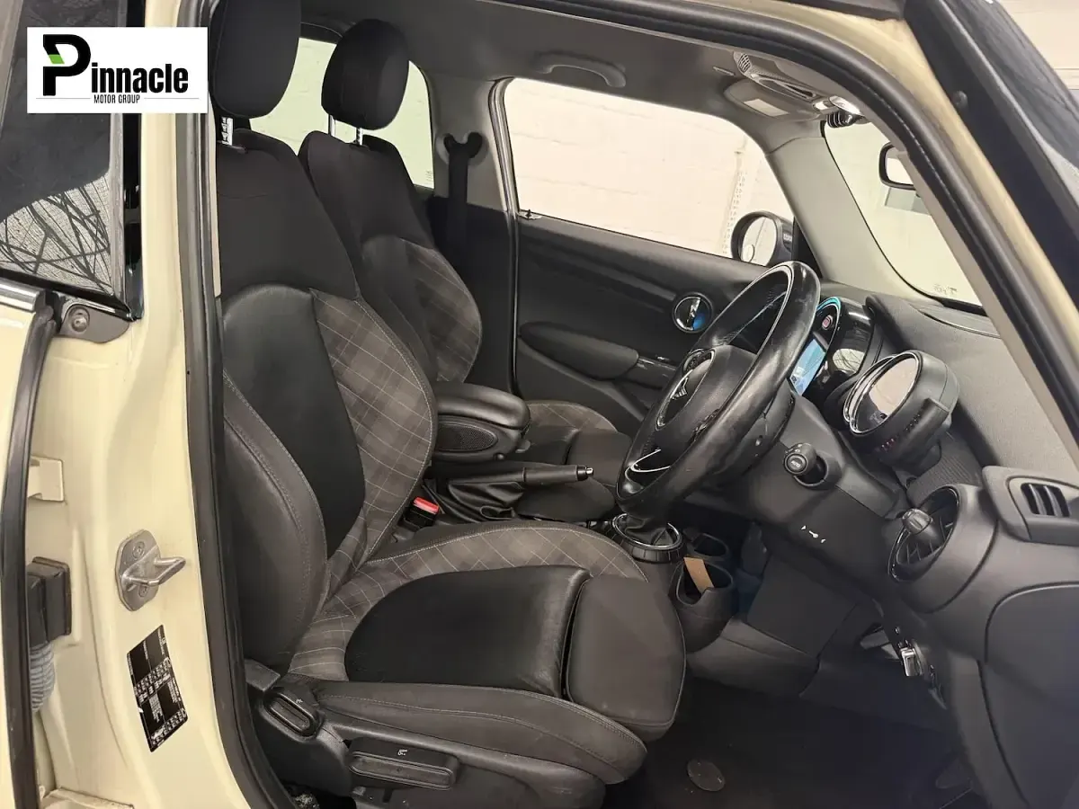 Used Mini Cooper D Hatch 116 HP (85 kW) 2015 White Hatchback