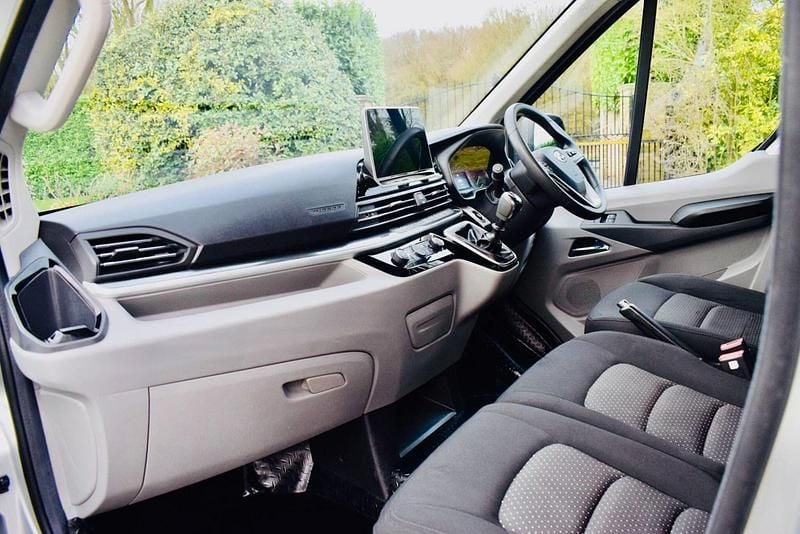 Used Maxus V90 161 HP (118 kW) 2024 Silver Van