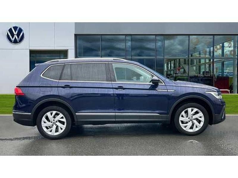 Used VW Tiguan Allspace Life 150 HP (110 kW) 2022 Blue SUV