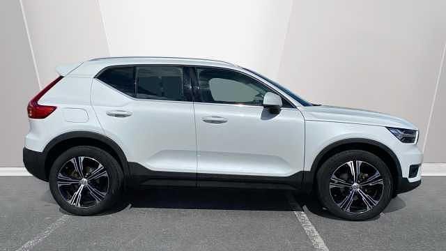 Used Volvo XC40 Inscription 163 HP (119 kW) 2021 White SUV