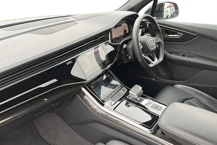 Used Audi Q7 Black Edition 231 HP (169 kW) 2025 Satellite silver SUV