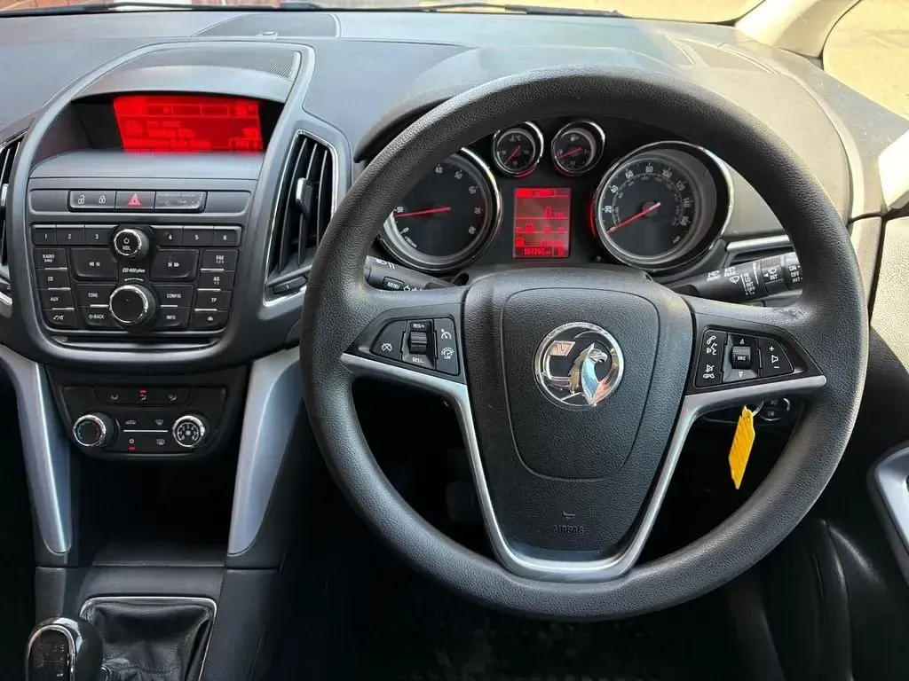 Second-hand Vauxhall Zafira 2015 Negru Monovolum