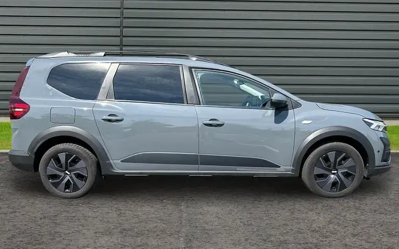 Used Dacia Jogger Expression 141 HP (103 kW) 2024 Grey MPV