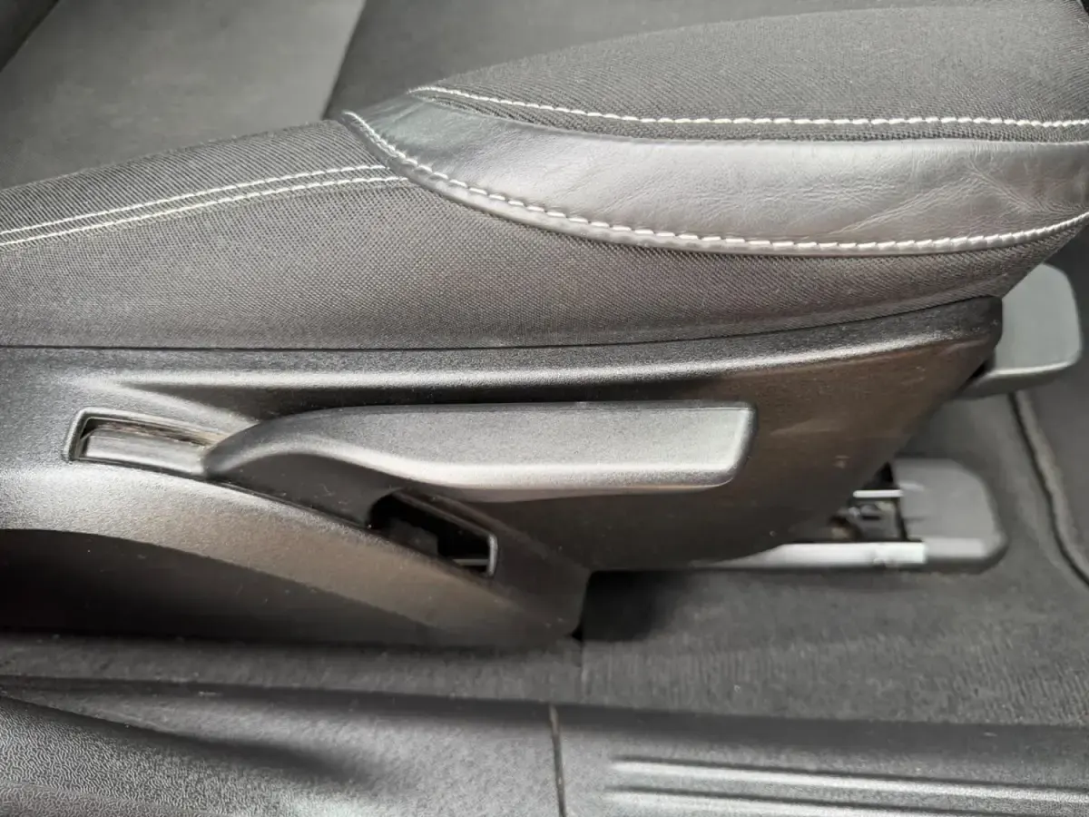 Begagnad Volvo V40 Momentum 2016 Röd Halvkombi