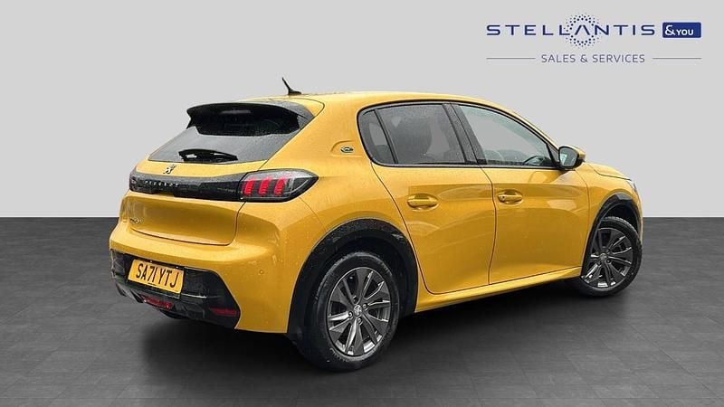 Used Peugeot e-208 Allure 98 kW (134 HP) 2021 Yellow Hatchback