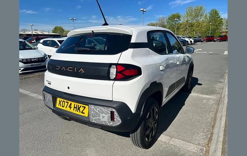 Used Dacia Spring Extreme 47 kW (65 HP) 2025 White Hatchback