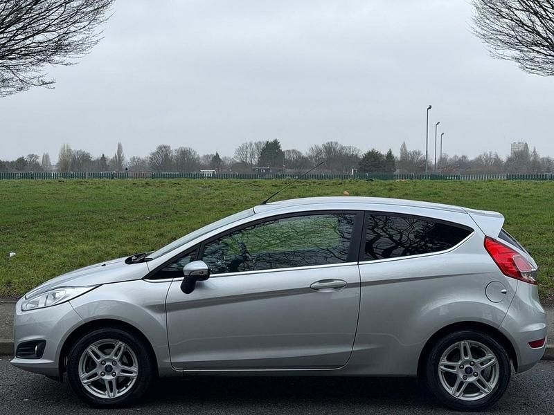 Used Ford Fiesta Zetec 2015 Silver Hatchback