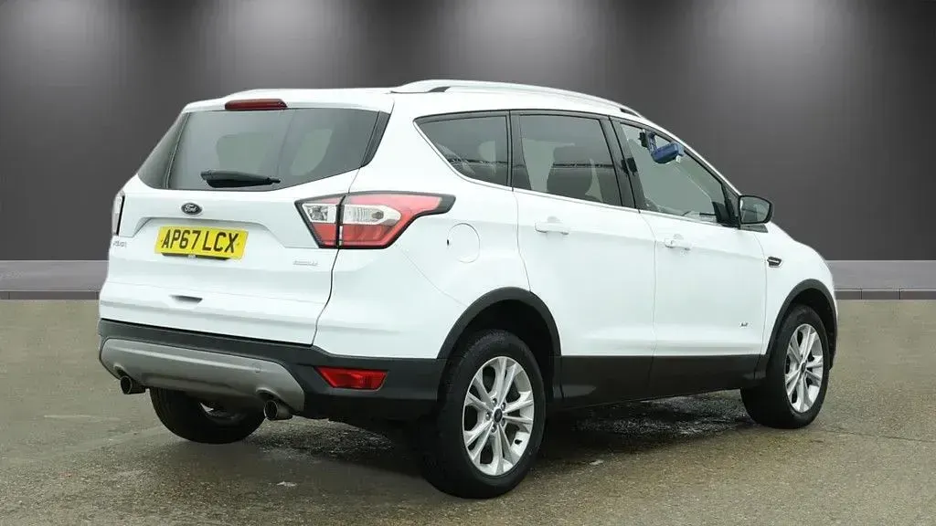 Used Ford Kuga Titanium 182 HP (133 kW) 2017 White SUV