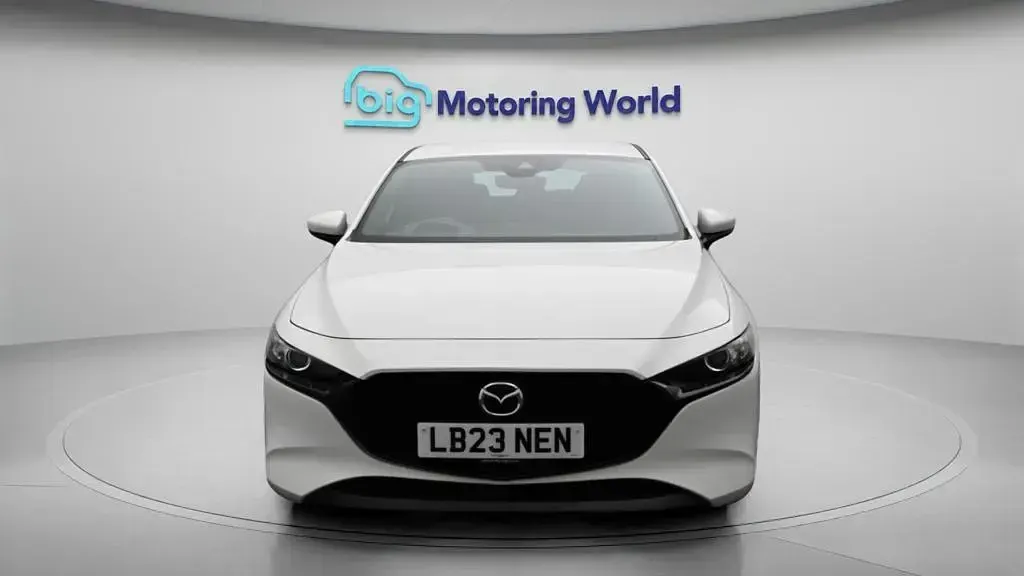 Used Mazda 3 122 HP (89 kW) 2022 White Hatchback