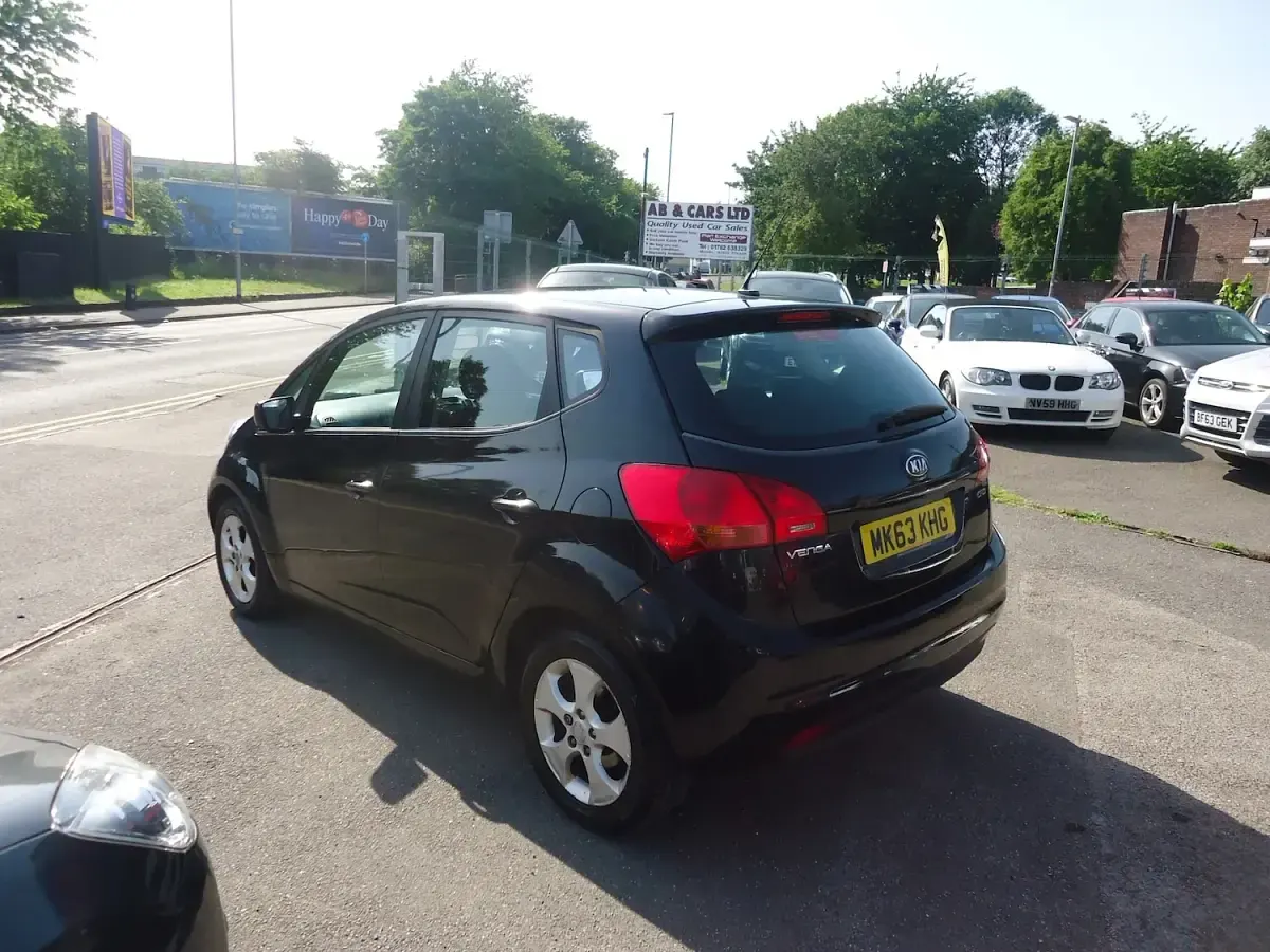 Used Kia Venga 89 HP (65 kW) 2013 Black Hatchback