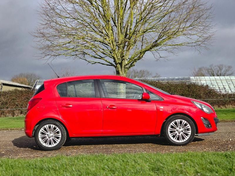 Used Vauxhall Corsa 90 HP (66 kW) 2013 Red Hatchback