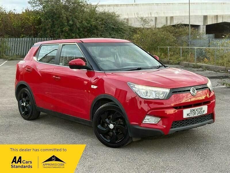 Red Used 2015 Ssangyong / KGM Tivoli SUV | £3,995 - Image 1/4