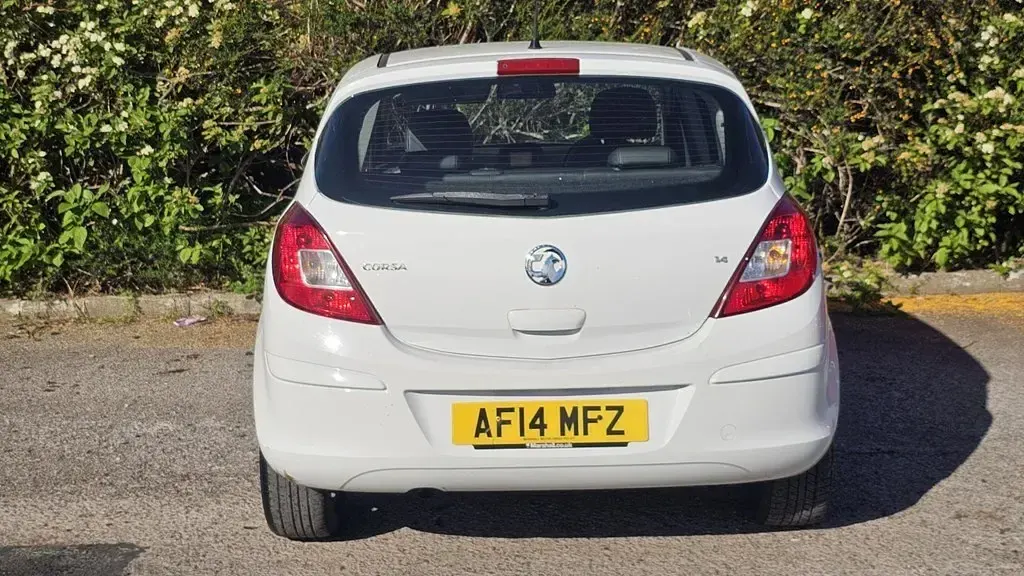Used Vauxhall Corsa Excite 2014 White Hatchback