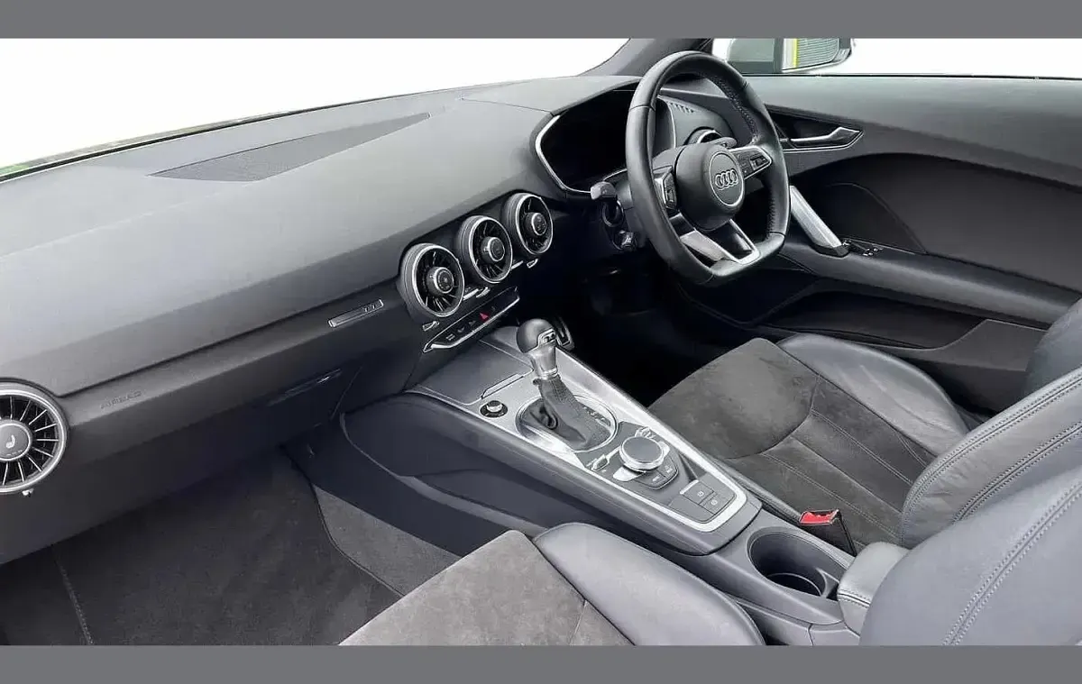 Usado Audi TT Sport 194 HP (142 kW) 2021 Cinzento Coupé