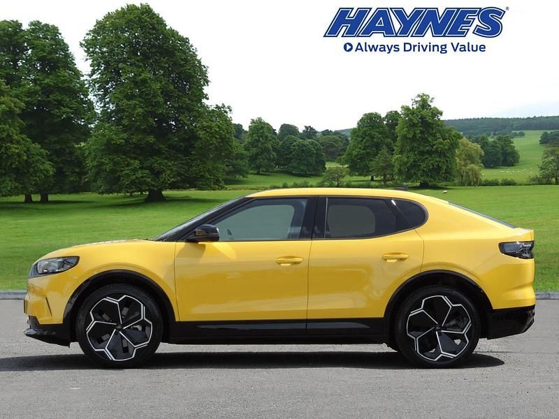 Usado Ford Capri Extended Range 250 kW (340 CV) 2024 Amarillo Utilitario