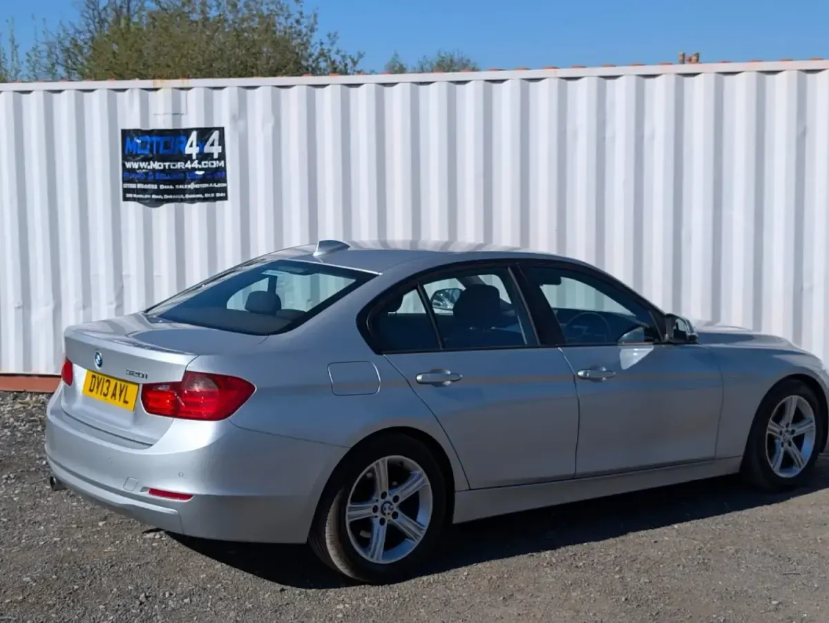 Usado BMW 320 2013 Plateado Berlina