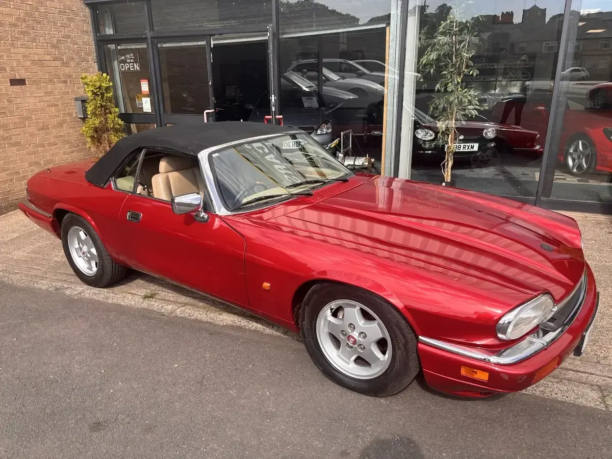Used Jaguar XJS 238 HP (175 kW) 1993 Red Cabriolet