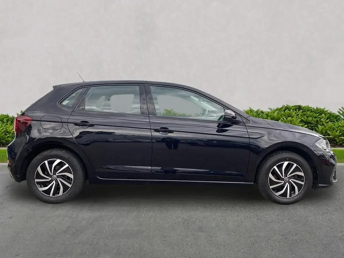 Used VW Polo Life 95 HP (69 kW) 2023 Black Hatchback