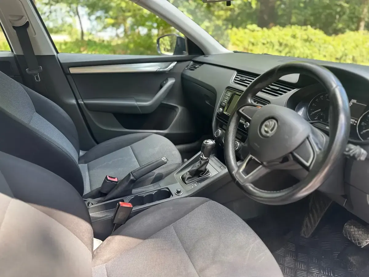 Used Skoda Octavia 110 HP (80 kW) 2016 White Estate