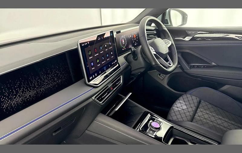 Used VW Tiguan R-line 272 HP (200 kW) 2025 Silver SUV