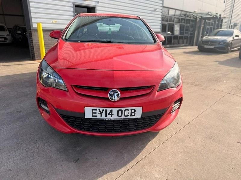 Second-hand Vauxhall Astra S 165 CP (121 kW) 2014 Roșu Hatchback