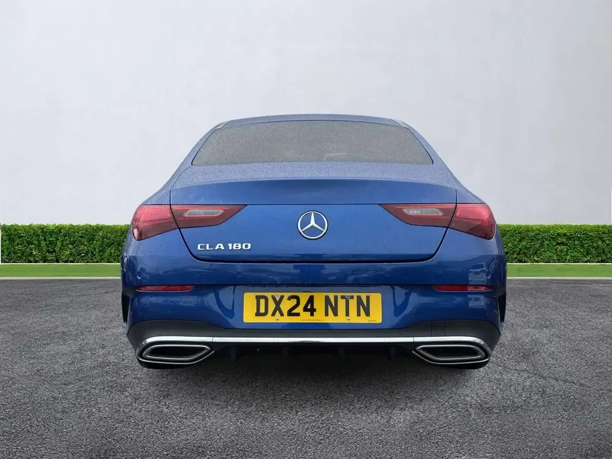 Begagnad Mercedes CLA180 Executive 2024 Blå Sedan