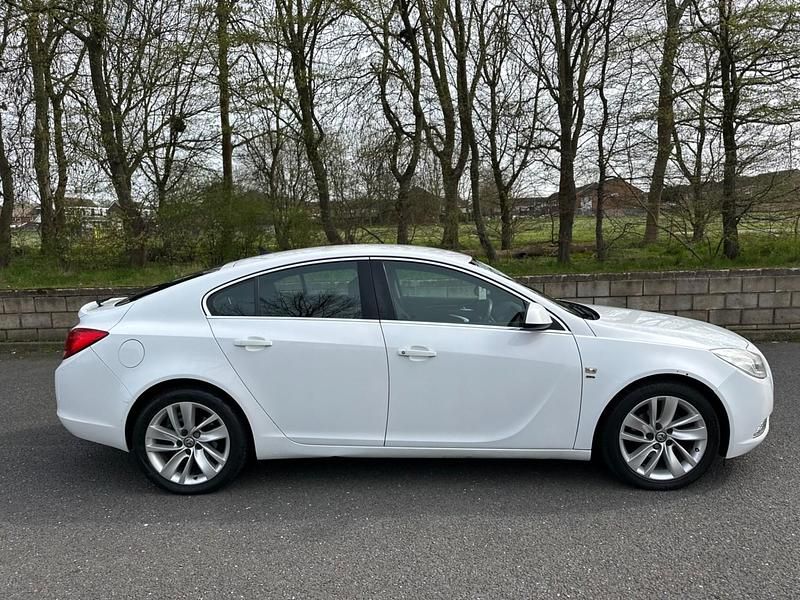 Used Vauxhall Insignia SRi 2012 White Hatchback