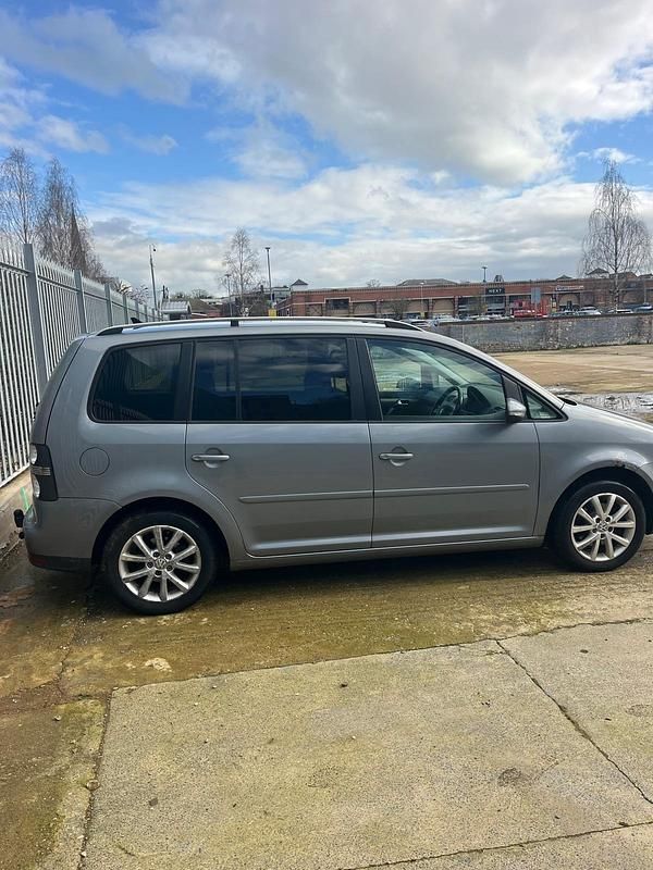Used VW Touran Match 90 HP (66 kW) 2010 Grey MPV