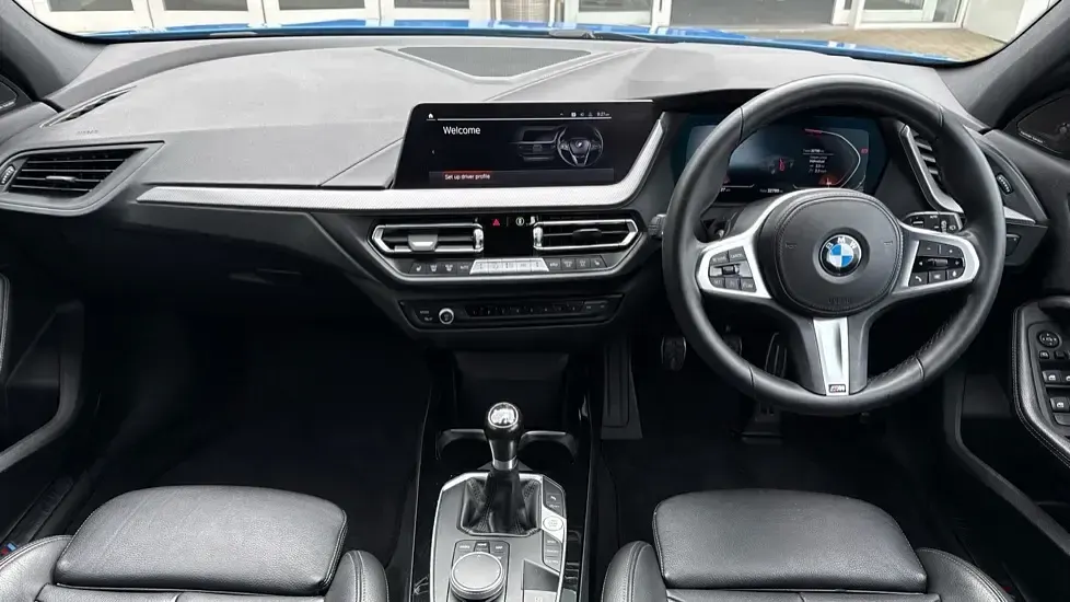 Used BMW 118 M Sport 134 HP (98 kW) 2023 Blue Hatchback