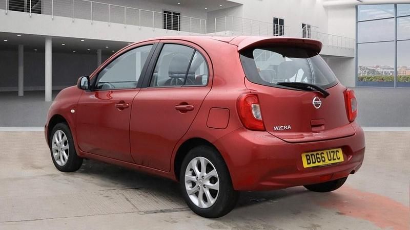 Begagnad Nissan Micra Acenta 2016 Röd Halvkombi