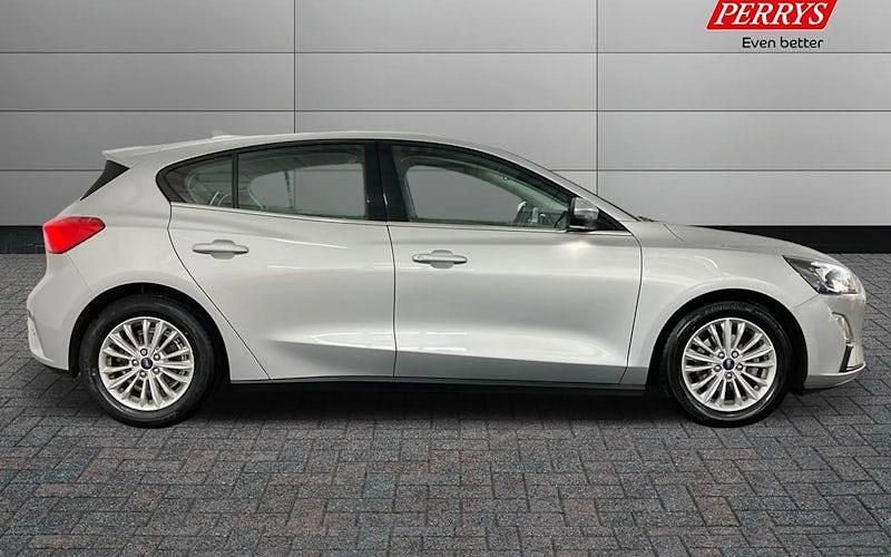 Used Ford Focus Titanium 125 HP (91 kW) 2020 Silver Hatchback