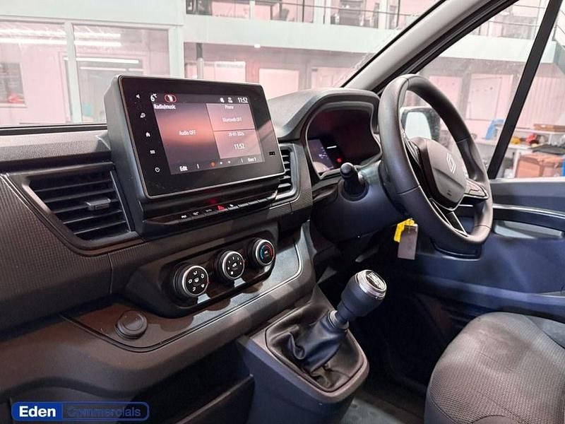 Begagnad Renault Trafic 2024 Vit Minibuss