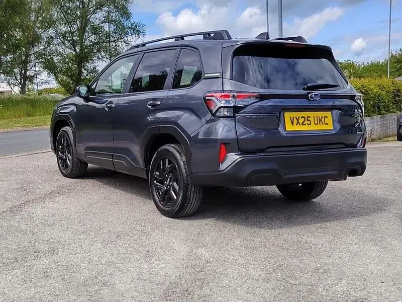 Begagnad Subaru Forester 2025 Grå SUV