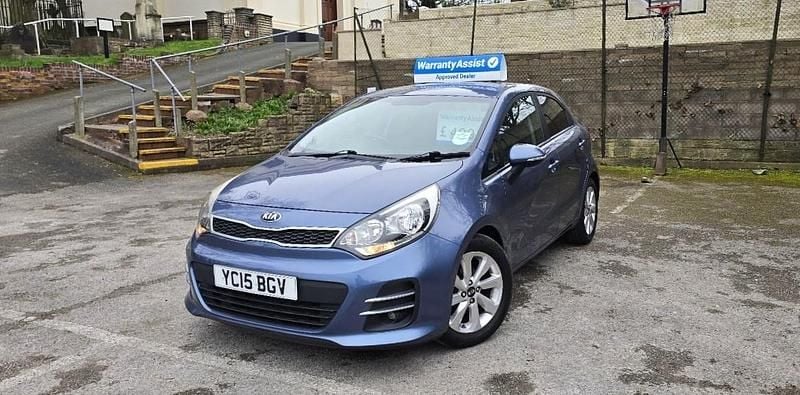 Begagnad Kia Rio 2015 Blå Halvkombi
