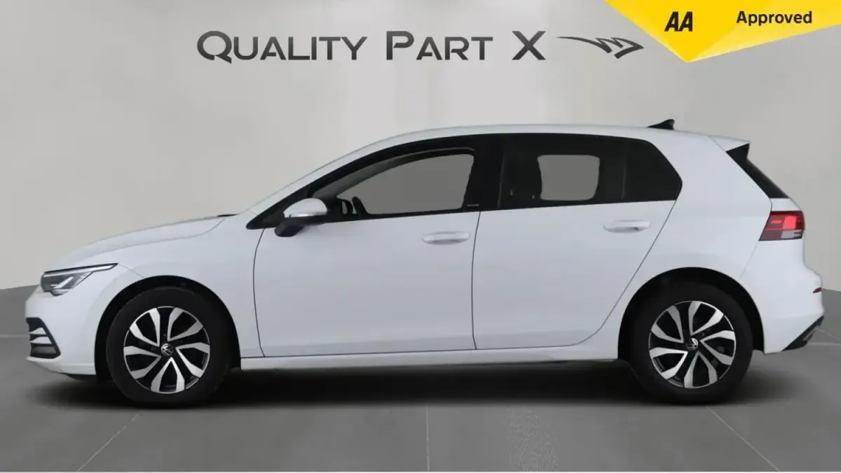 Używany VW Golf VIII Active 2022 Biały Hatchback