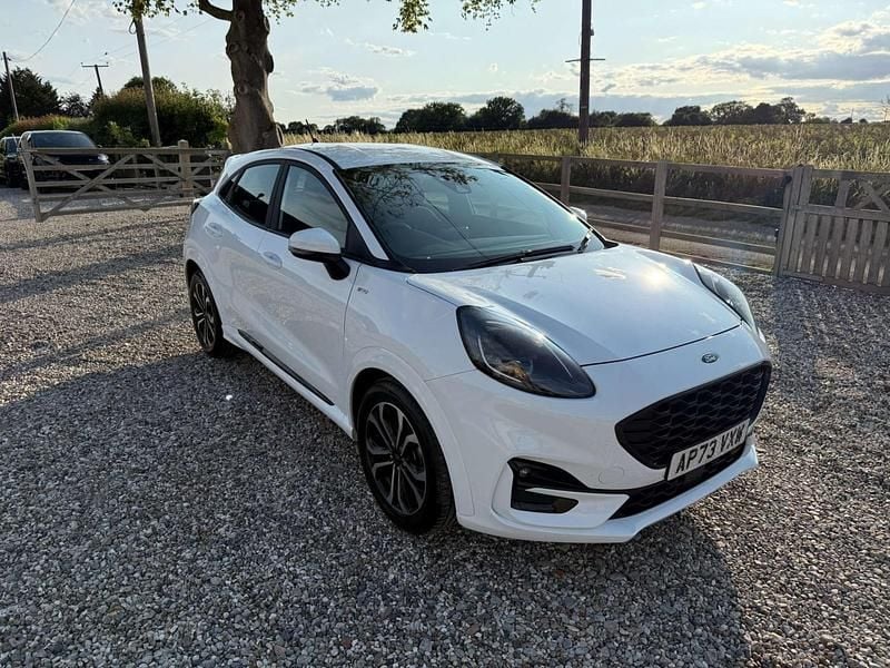 White Used 2024 Ford Puma Gen-E ST-Line Hatchback | £17,795 (Good price) - Image 1/4