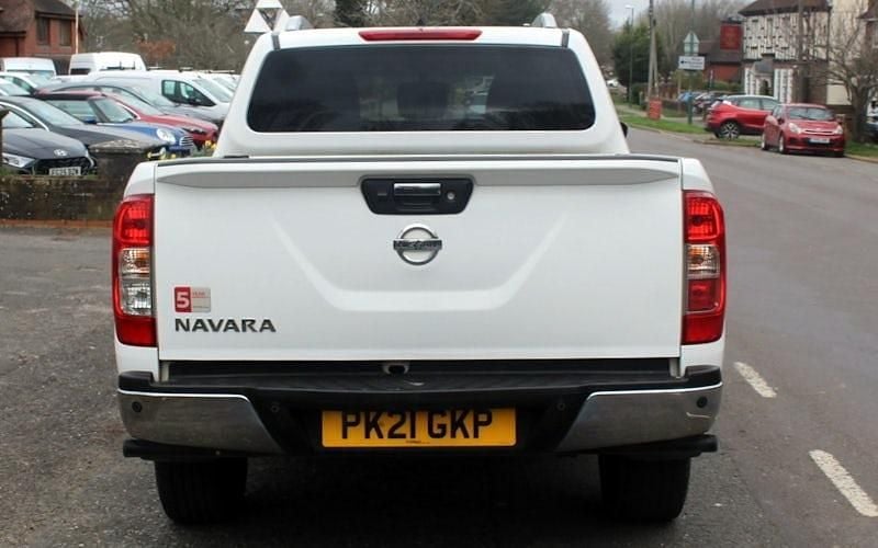 Used Nissan Navara Tekna 190 HP (139 kW) 2021 White Pickup