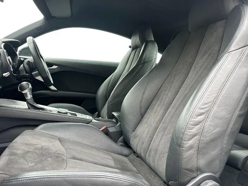 Begagnad Audi TT Sport 245 HK (180 kW) 2021 Grå Sportkupé