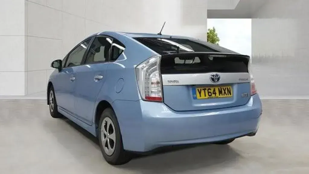 Used Toyota Prius 2014 Blue Hatchback