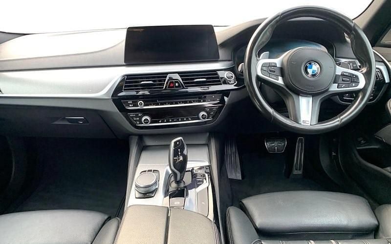 Gebraucht BMW 520 M Sport 190 PS (139 kW) 2019 Grau Kombi