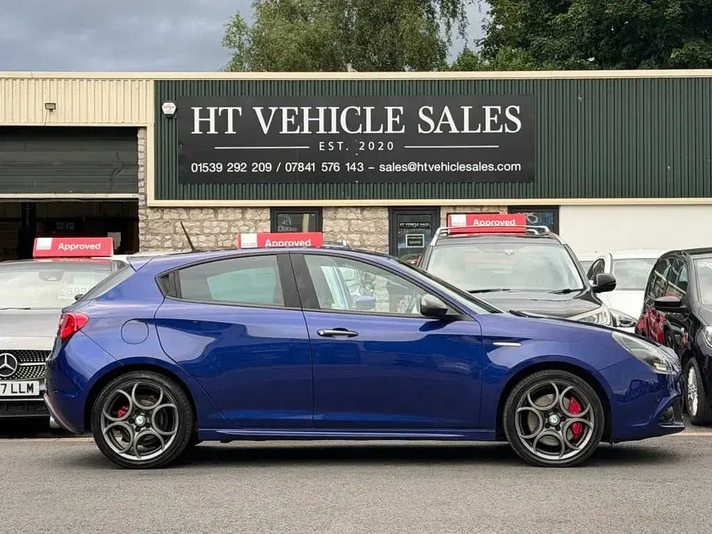 Used Alfa Romeo Giulietta Edizione Speciale 150 HP (110 kW) 2016 Blue Hatchback