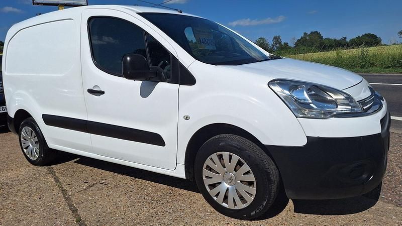 White Used 2015 Citroën Berlingo MPV | £4,800 (Fair price) - Image 1/4