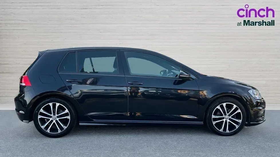 Used VW Golf VII R-line 150 HP (110 kW) 2016 Black Hatchback
