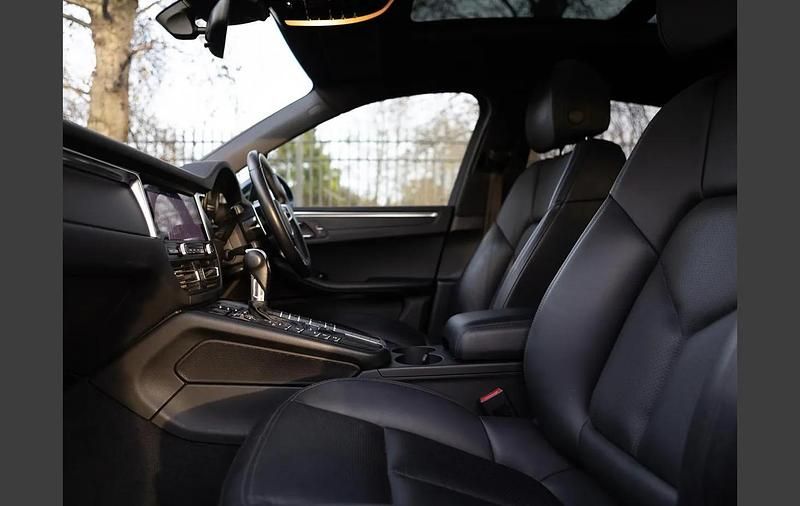 Used Porsche Macan 241 HP (177 kW) 2020 Blue SUV