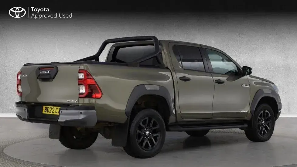 Used Toyota HiLux 204 HP (150 kW) 2022 Bronze Pickup
