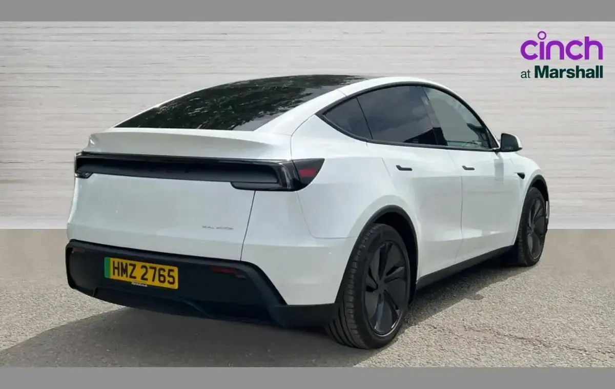 Used Tesla Model Y Long Range AWD 286 kW (389 HP) 2025 White SUV